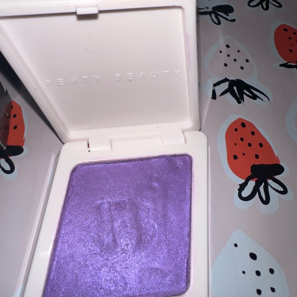 Fenty Beauty Drama Class Suede Powder Blush - Purple - Picture 3 of 3